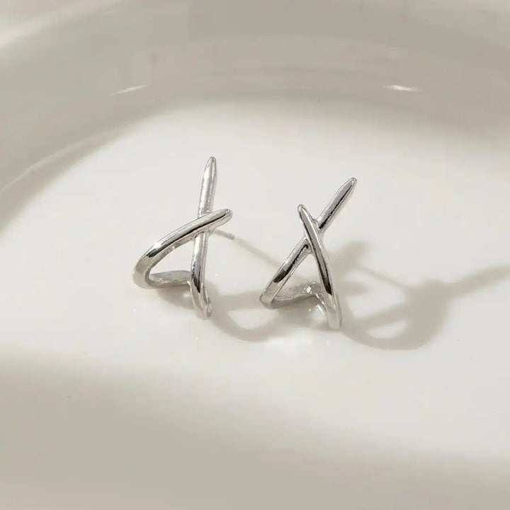 עגילי צלב זהובים קלאסיים